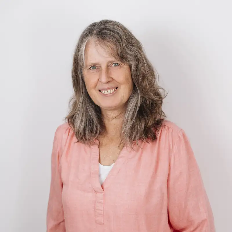 Heilpraktikerin Bettina Meier in ihrer Naturheilpraxis in Alsterdorf